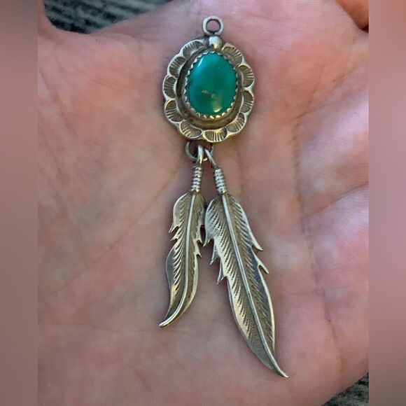 🌟Gorgeous🌟 Navajo Turquoise Feather Dangle Pendant Signed By Albert Payton - Picture 1 of 4
